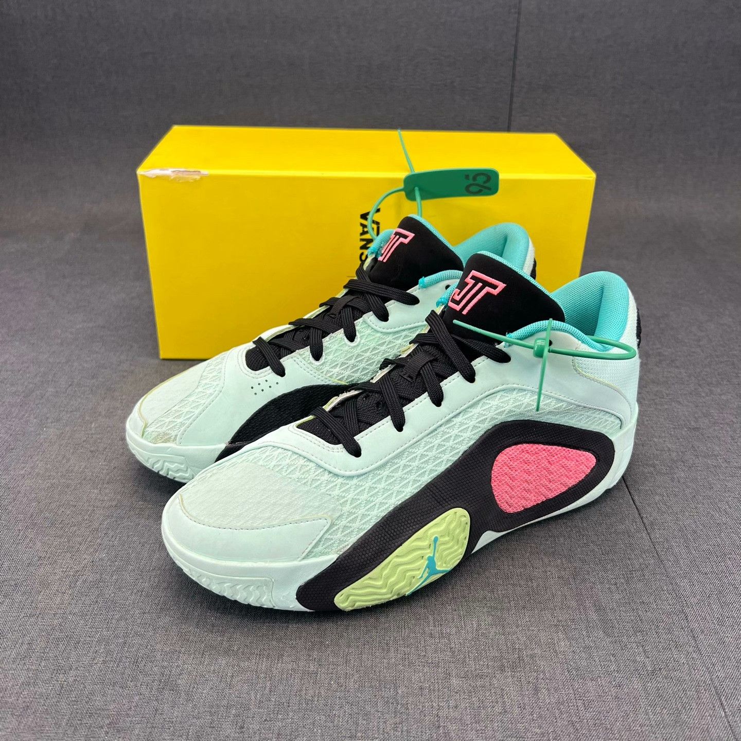 Nike Nike Green Lowtop Sneakers 42 Men Size US 9 / EU 42 - 1 Thumbnail