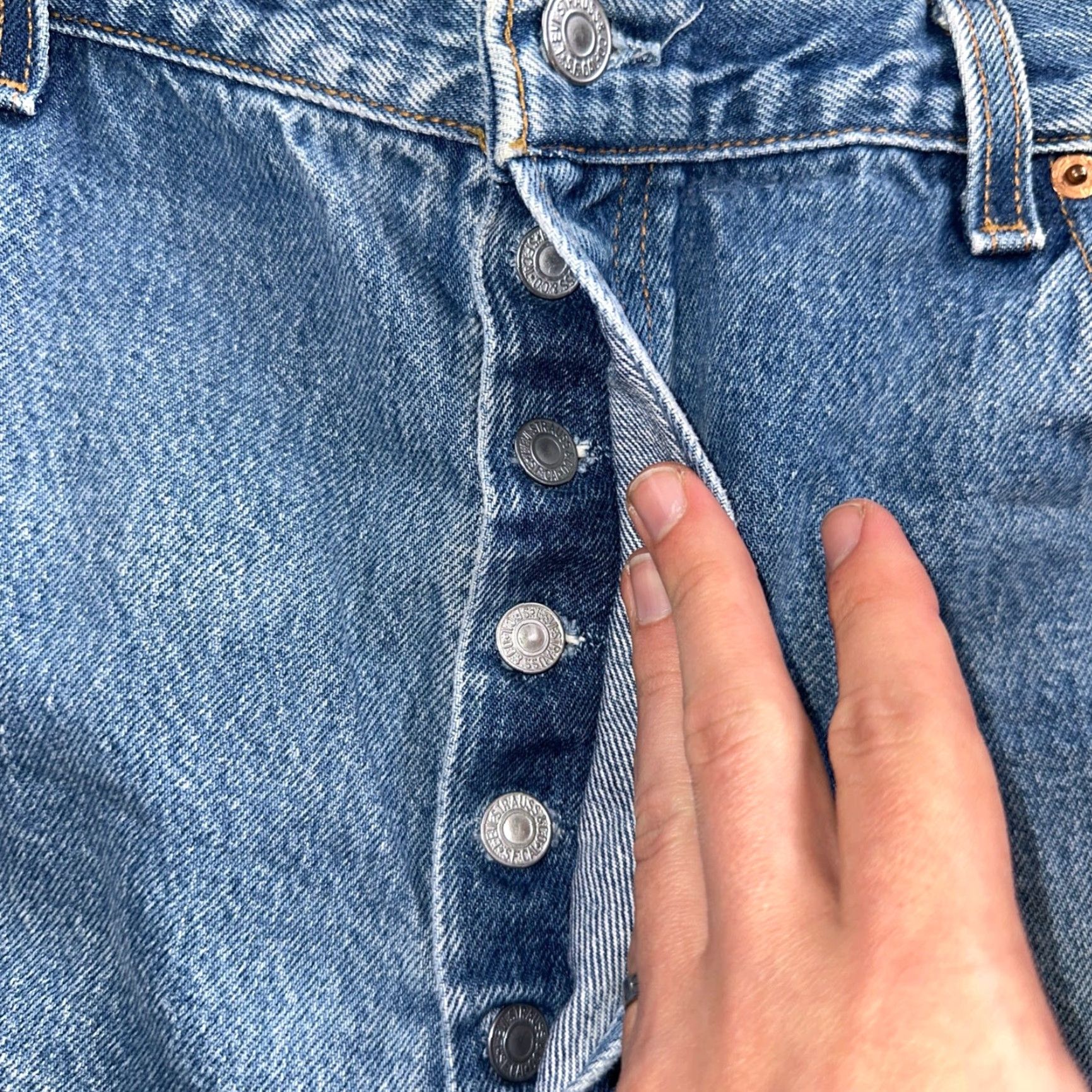 Levi's VINTAGE Levi's 501 Jeans - Straight Leg - Denim Blue - 42x32 - Mid Rise - Mens - 90s USA Theme - Regular Inseam 32 Size US 42 / EU 58 - 7 Thumbnail