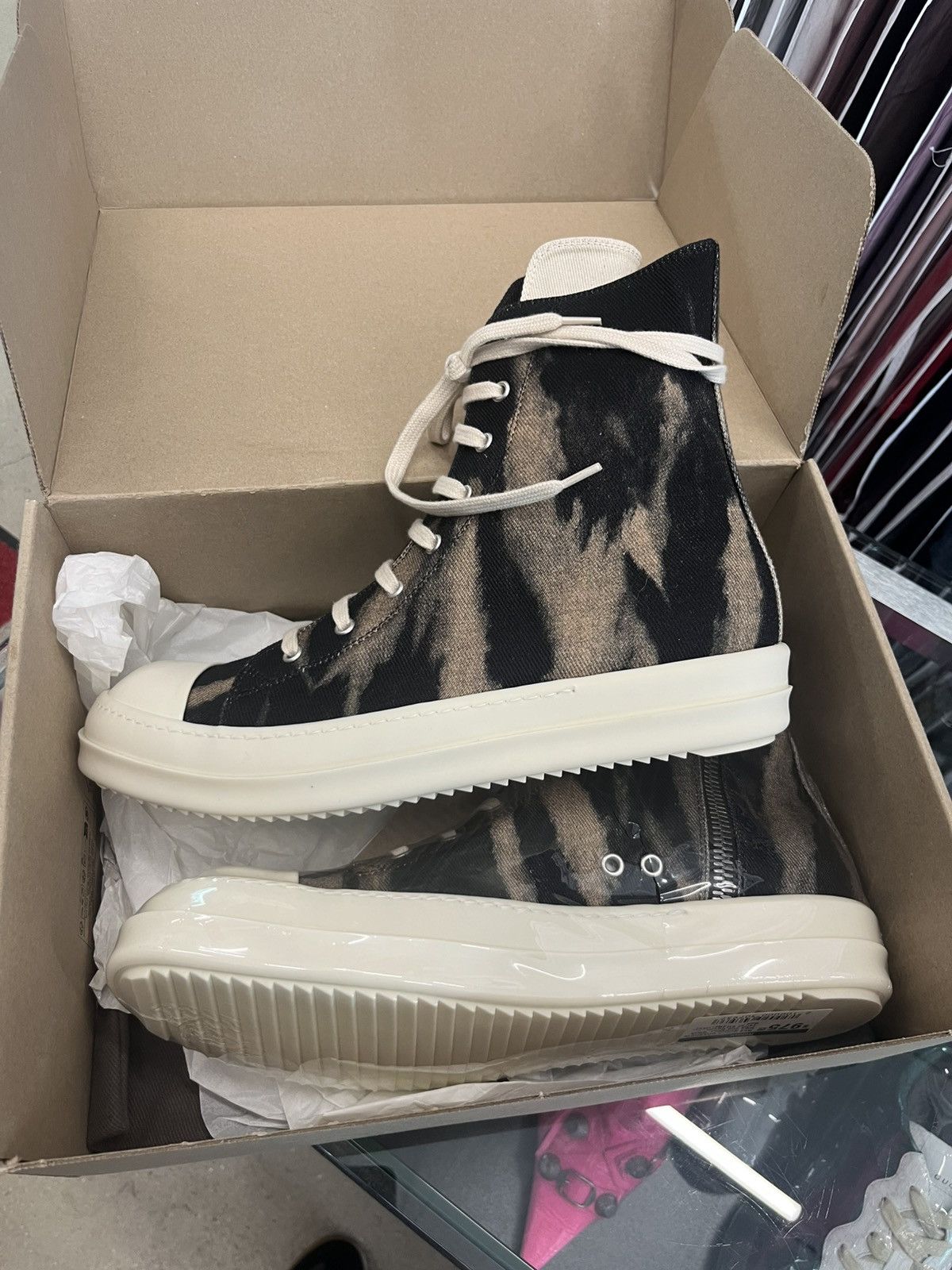 Gucci men’s slip ons (bee and star)