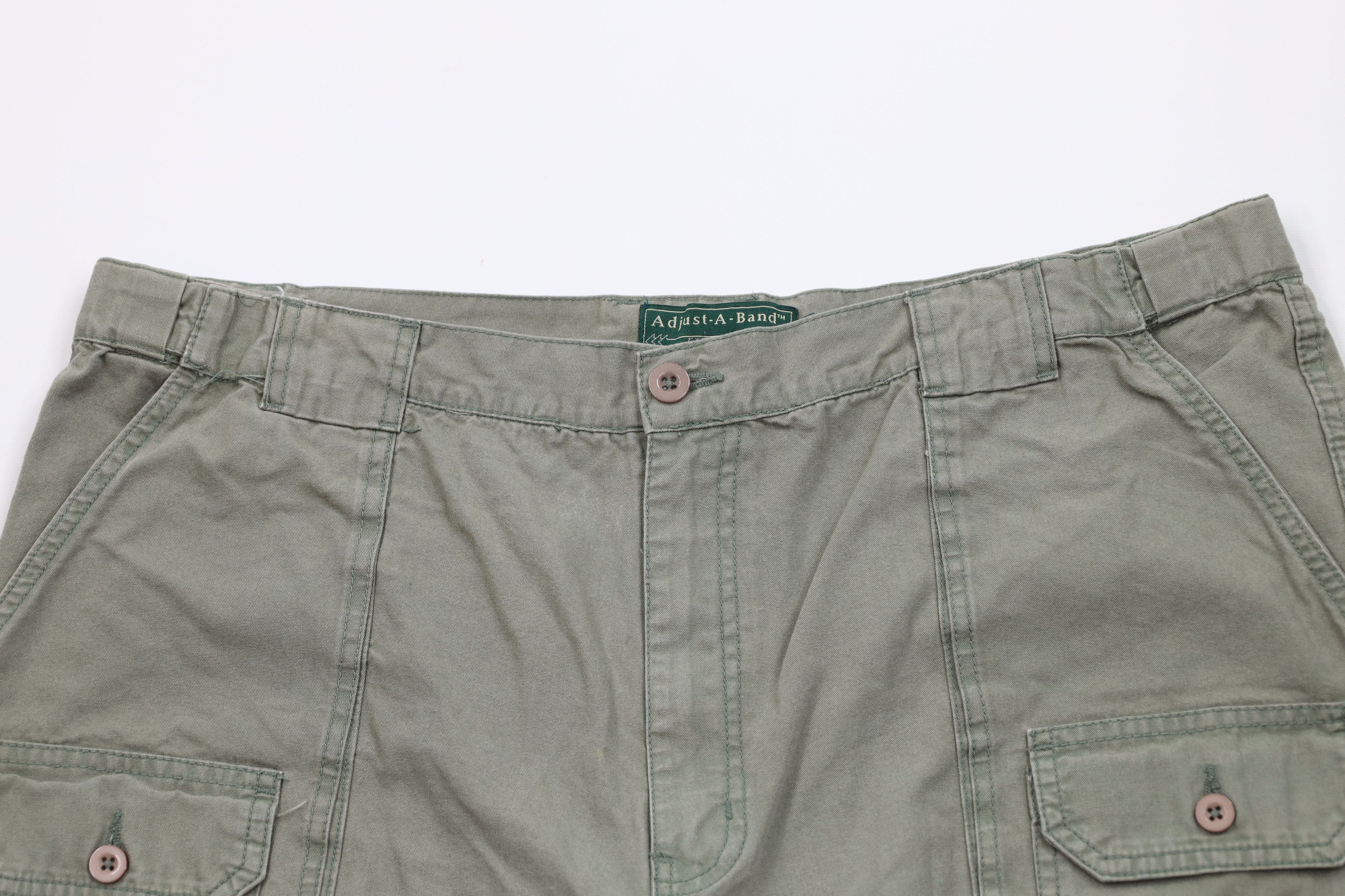 Vintage Vintage 90s Streetwear Above Knee Trekking Cargo Shorts Size US 42 / EU 58 - 2 Thumbnail