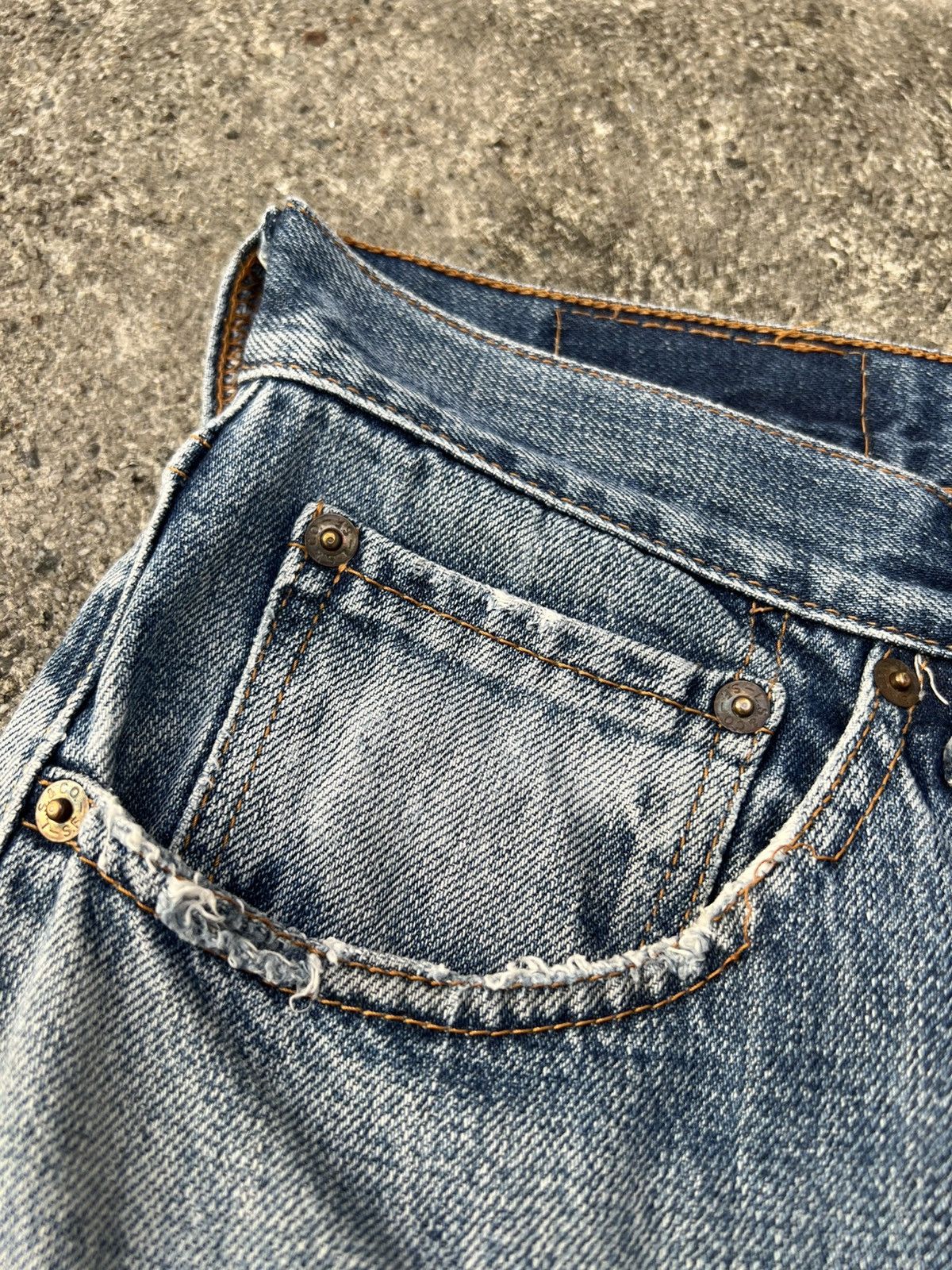 Levi's Vintage Levis 544 Distressed Baggy Jean Size US 32 / EU 48 - 13 Thumbnail