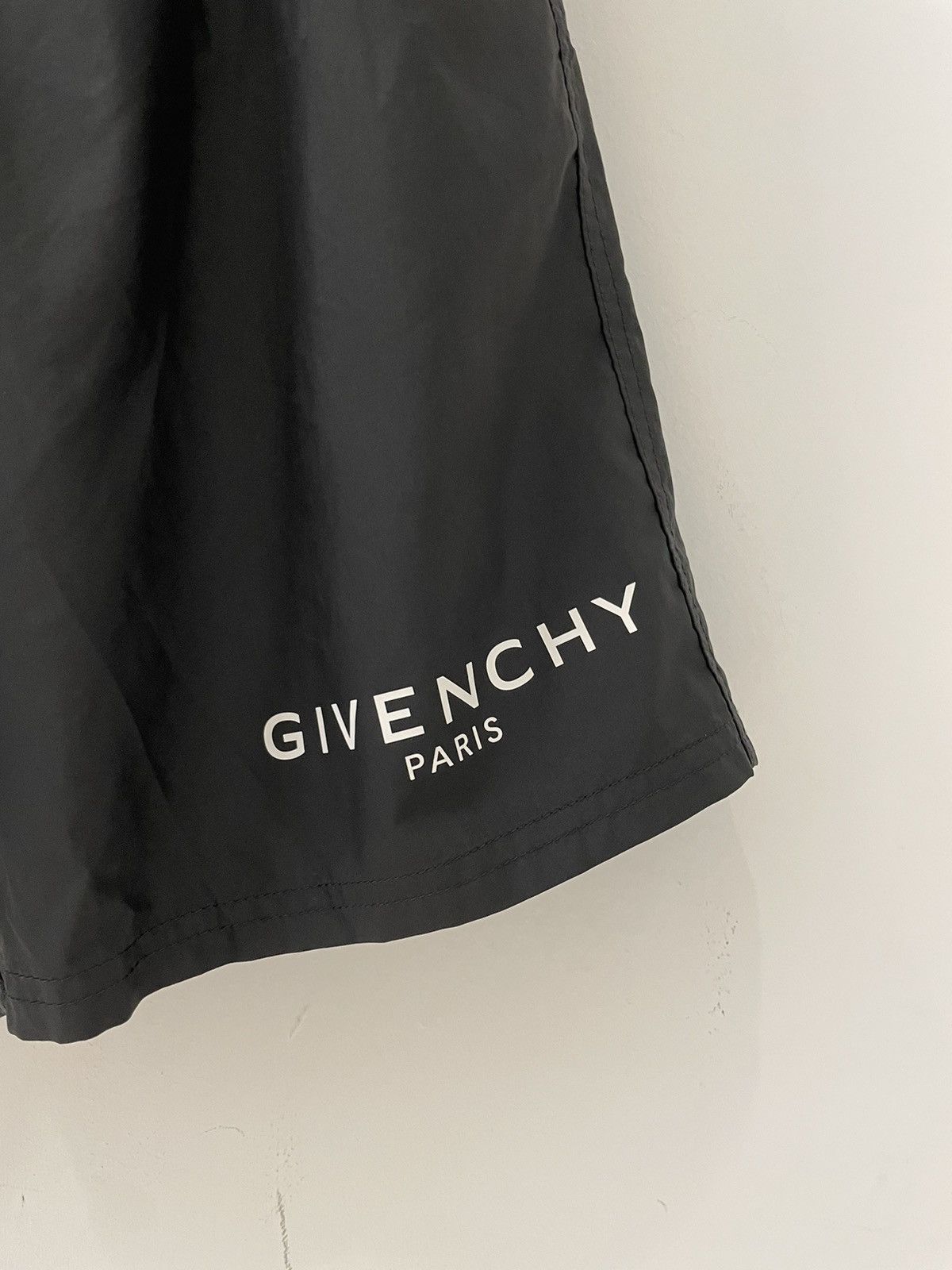 Givenchy Givenchy Logo Swim Shorts with mesh inner Size US 30 / EU 46 - 3 Thumbnail