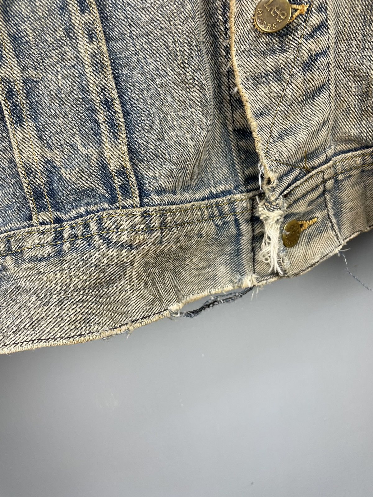 Lee × Vintage Vintage Lee tracker denim jacket distressed Size US L / EU 52-54 / 3 - 6 Thumbnail