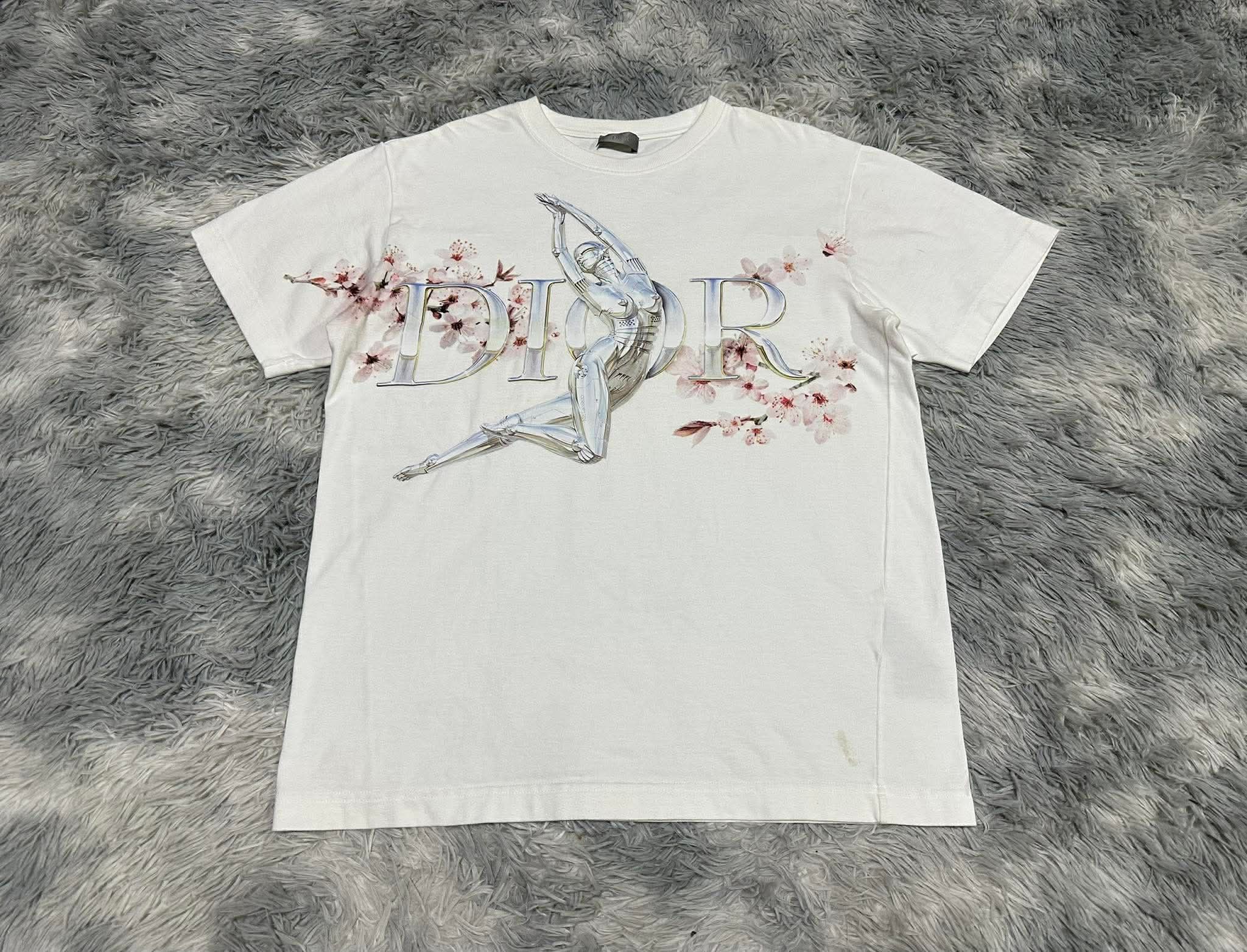 Dior Dior sorayama tee Size US L / EU 52-54 / 3 - 1 Thumbnail