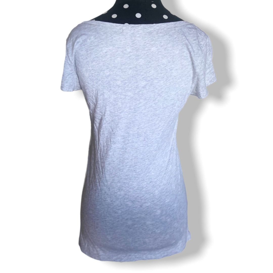 Gap Gap Gray Fitted Tee Top Shirt Flowers at Neck Size Small Size US S / EU 44-46 / 1 - 3 Thumbnail