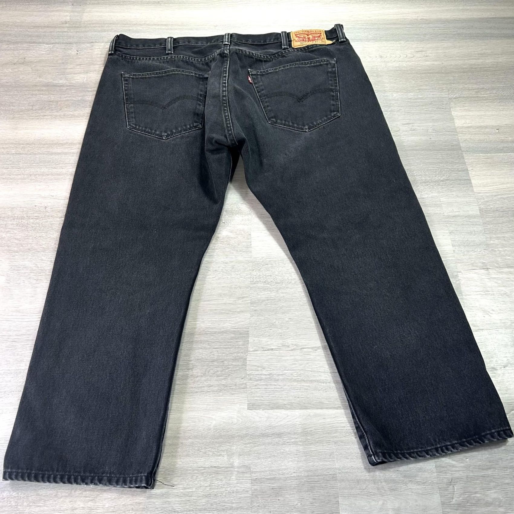 Levi's Levi's 501 Jeans Mens 42x30 Black Button Fly Straight Denim Dark Wash Pants Size US 42 / EU 58 - 2 Thumbnail