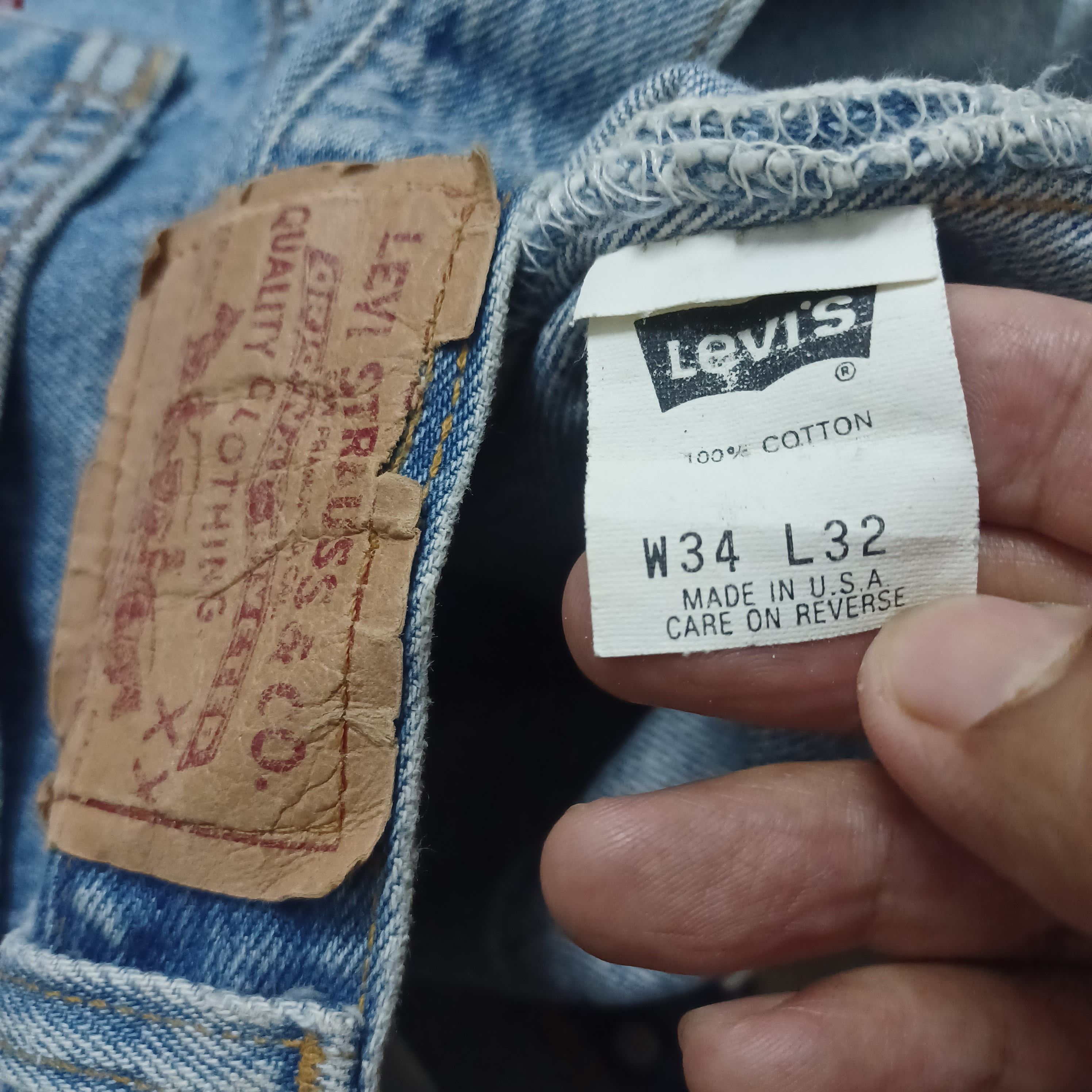 Levi's × Levi's Vintage Clothing VINTAGE 90' LEVIS 501 USA DISTRESSED JEANS Size US 33 - 7 Thumbnail