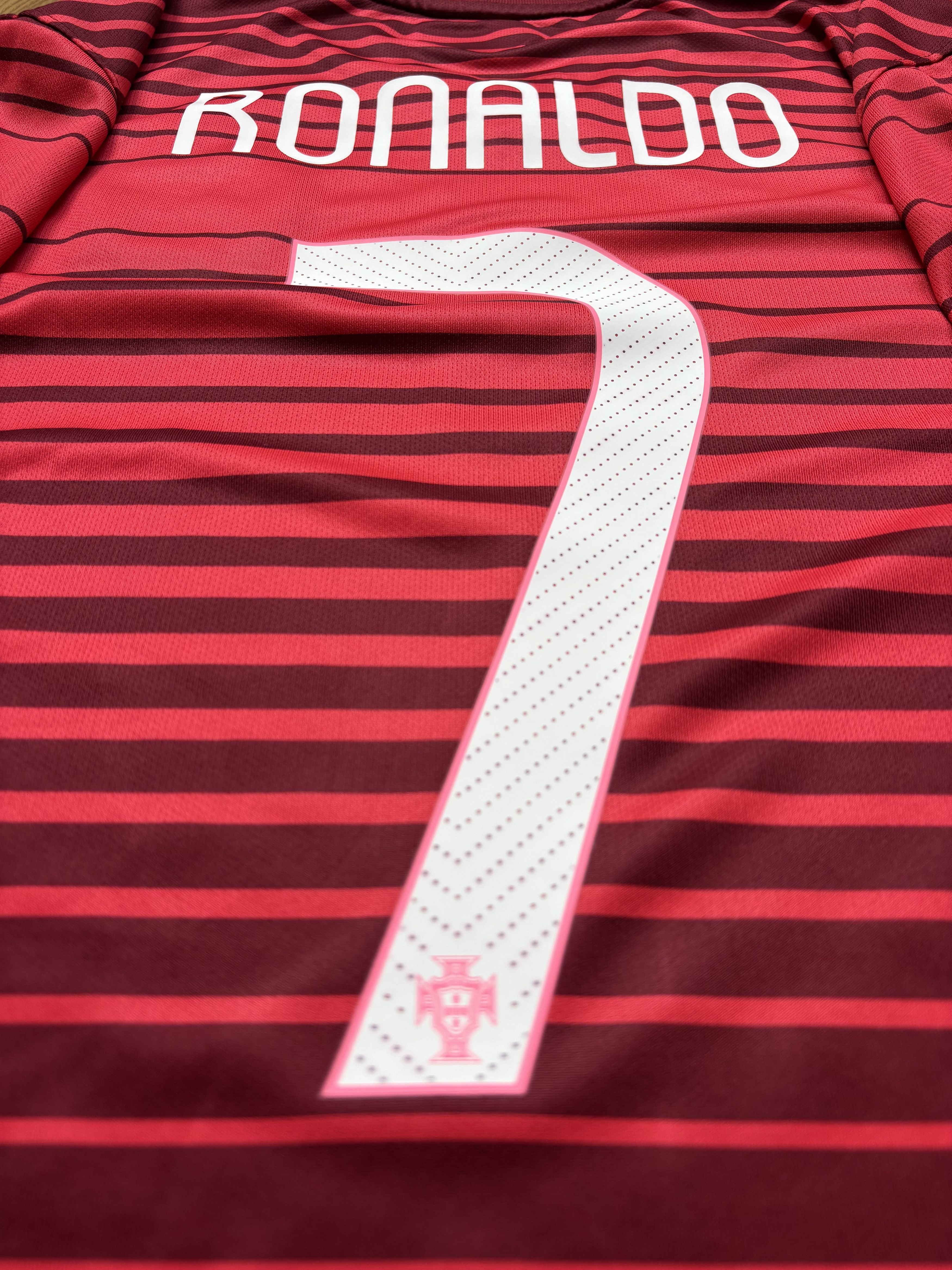 Nike Portugal 2014 Home Jersey – Ronaldo #7 – Size M – Nike Size US M / EU 48-50 / 2 - 18 Thumbnail
