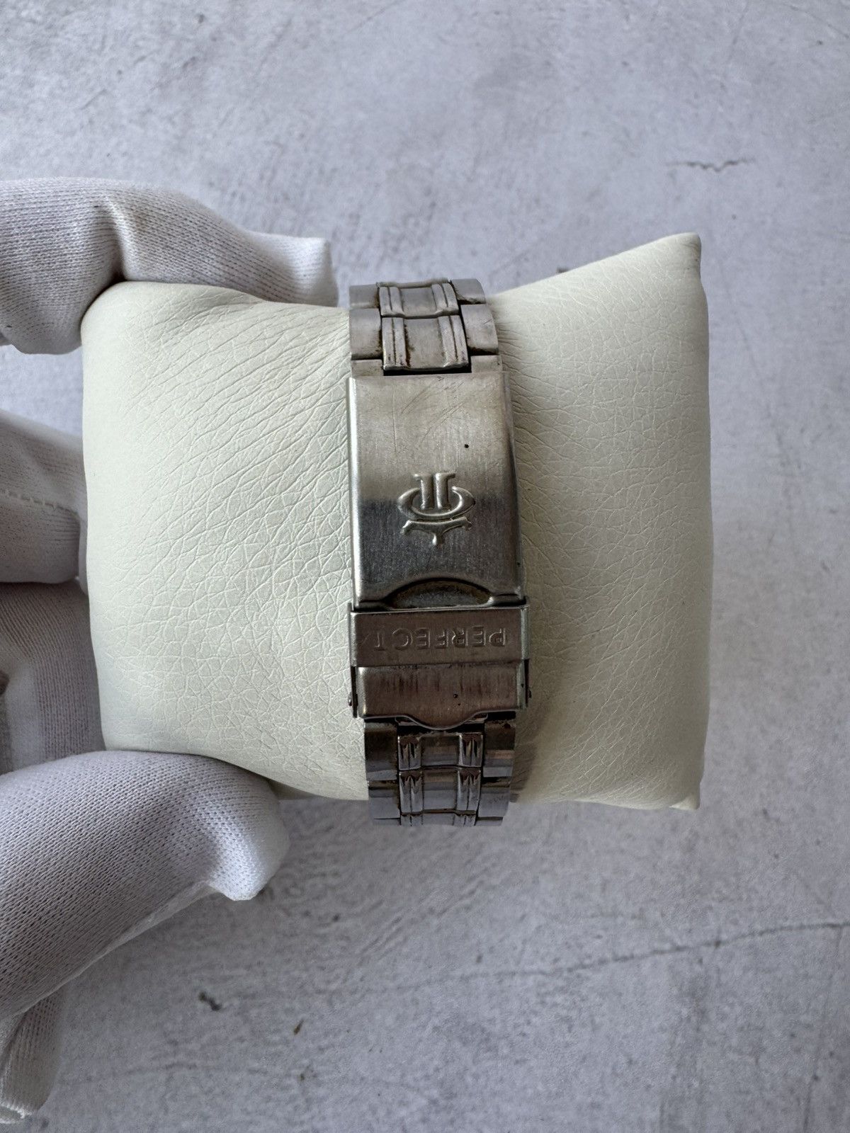 Vintage Q&Q Japanese Style Watch Vintage Size ONE SIZE - 3 Thumbnail