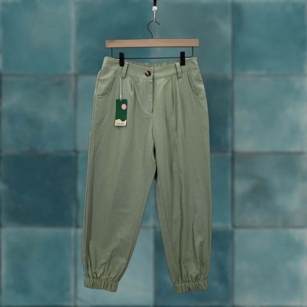 Vintage Halara Pants Womens Medium Green Cotton Joggers Pleated Elastic Waist Cuffed Size 32" / US 10 / IT 46 - 1 Thumbnail