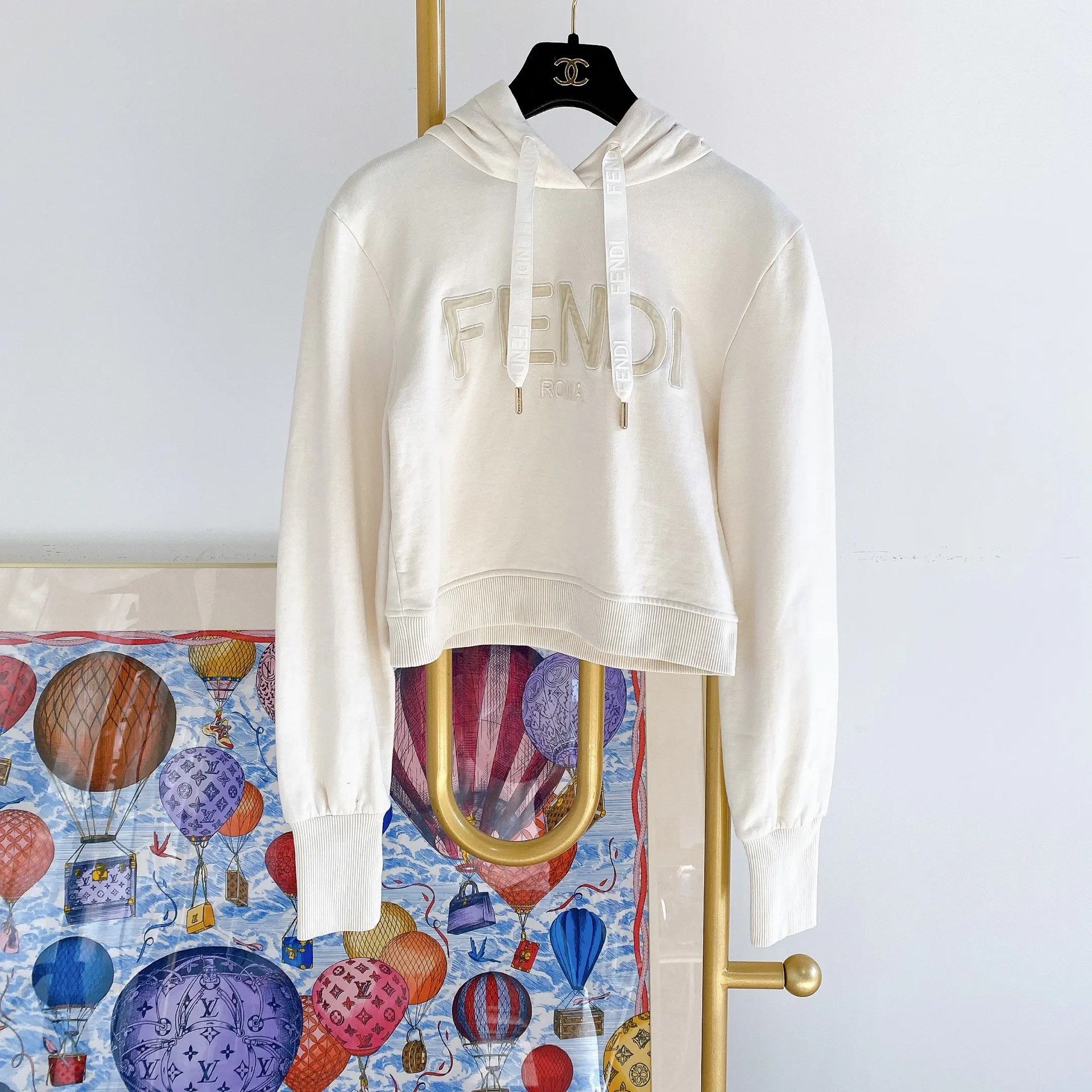 Fendi Fendi Beige Logo Hoodie XS Size XS / US 0-2 / IT 36-38 - 1 Thumbnail