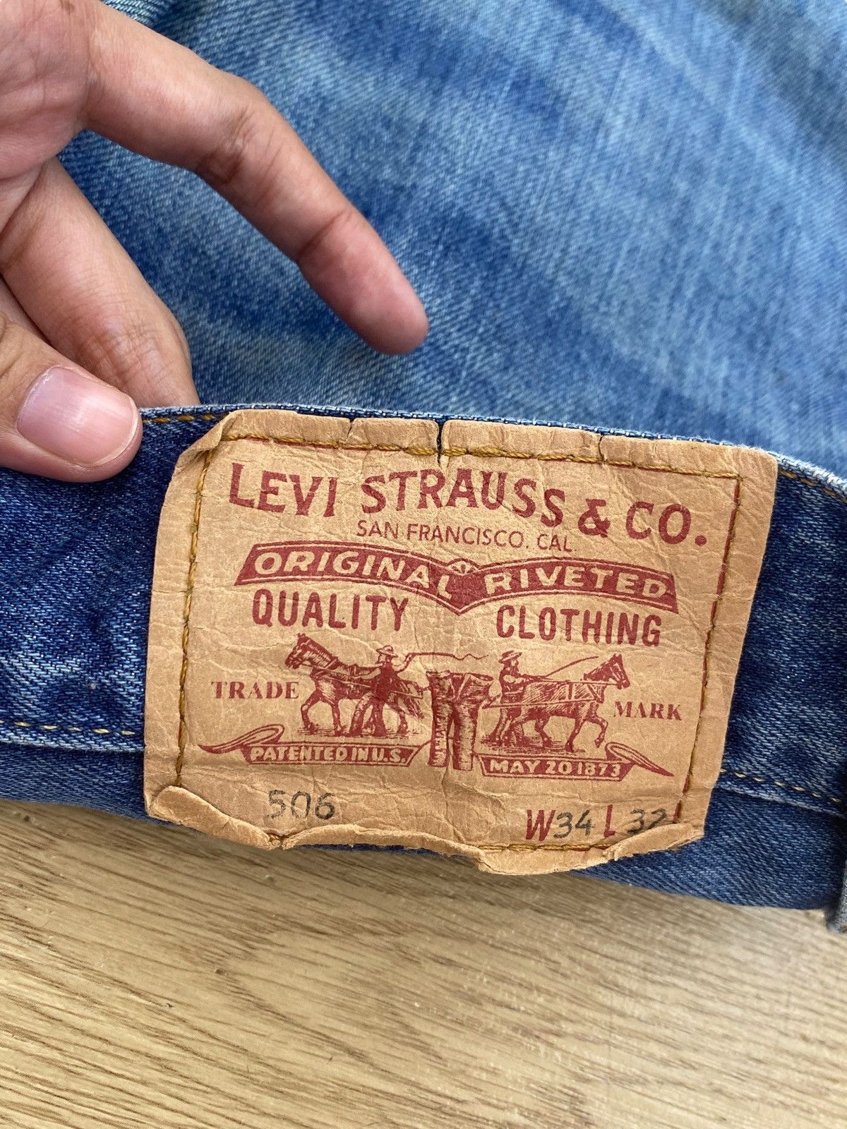 Levi's Levi’s Vintage 506 Whiskers Faded Wash Style Loose Jeans Size US 34 / EU 50 - 15 Thumbnail