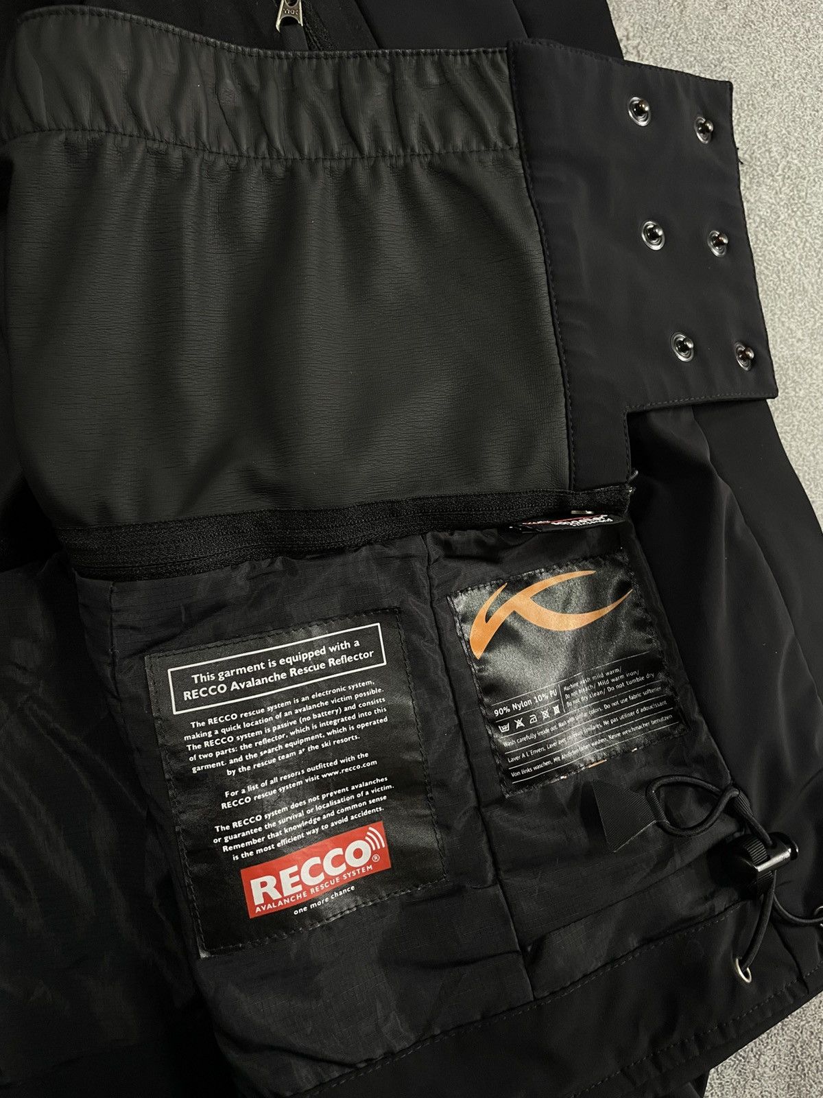KJUS Kjus Recco Ski Snowboarding Hooded Black Jacket size 38 / S Size S / US 4 / IT 40 - 12 Thumbnail