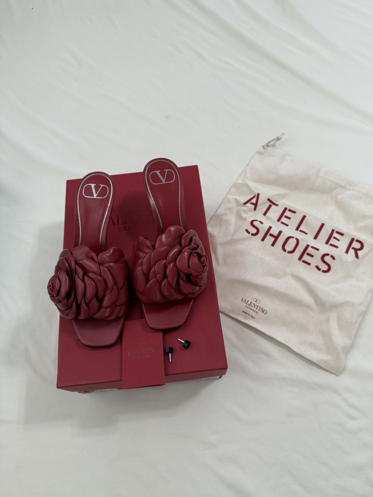 Valentino NWT VALENTINO GARAVANI ATELIER Rose Sandal Burgundy Red35.5 Size US 5.5 / IT 35.5 - 2 Thumbnail