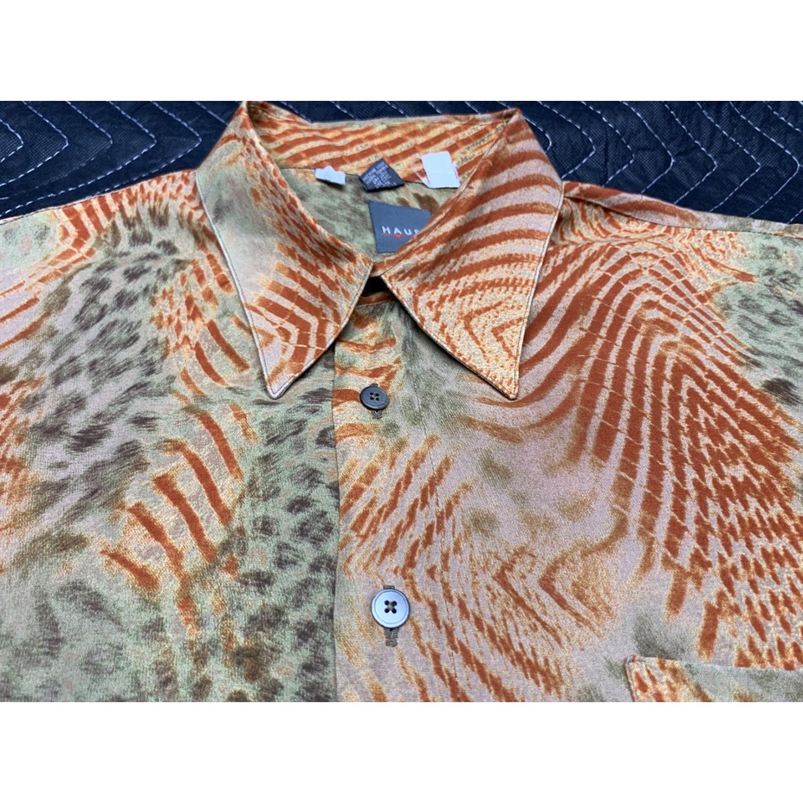 Vintage VINTAGE Haupt Germany Men's Dress Shirt Short Sleeve Button-Down Rayon 42-L, Multi, All Seasons, Size Large Size 42R - 3 Thumbnail