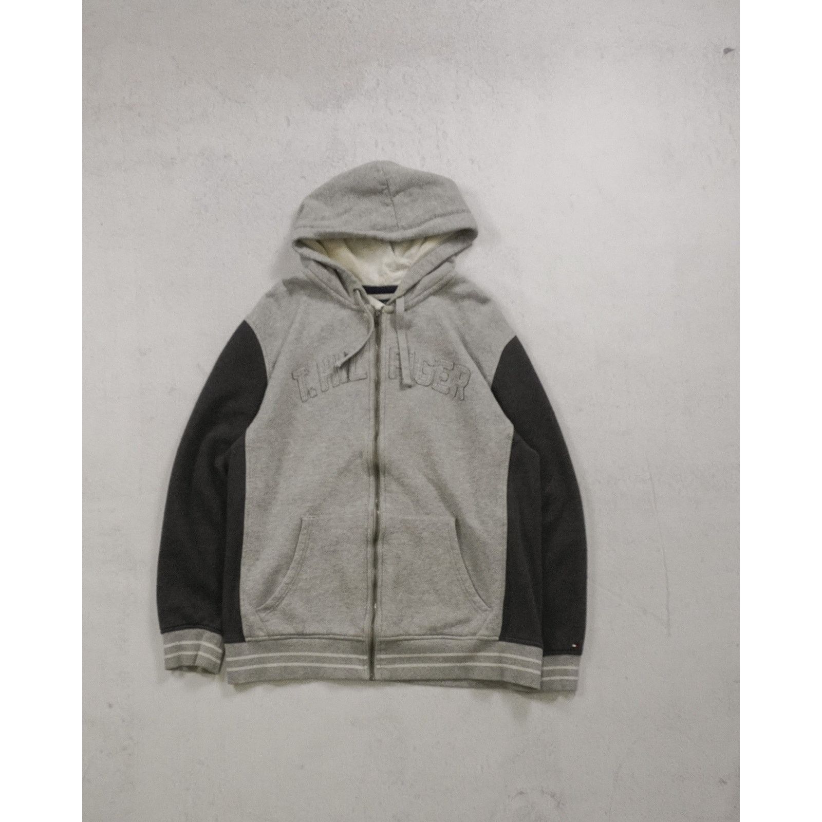 Tommy Hilfiger Vintage 00s Tommy Hilfiger Grey Hoodie - Men's Large Size US L / EU 52-54 / 3 - 1 Thumbnail