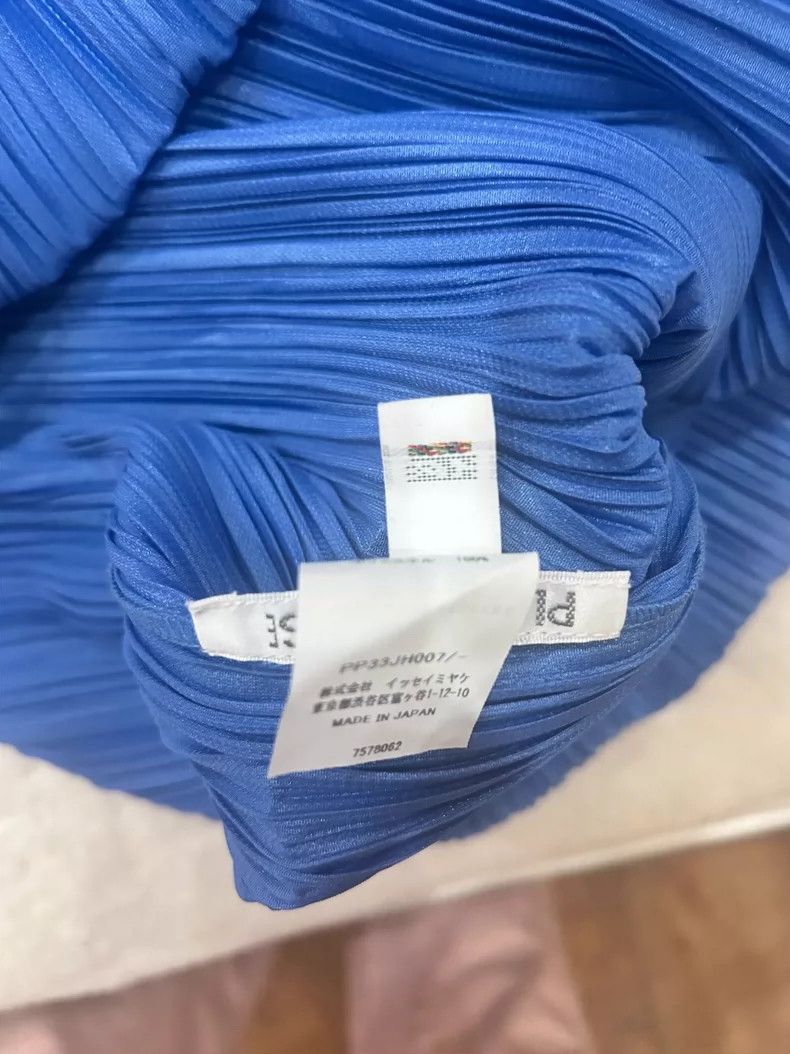Issey Miyake Issey Miyake size:one size Blue Isetan limited edition dre Size S / US 4 / IT 40 - 3 Thumbnail