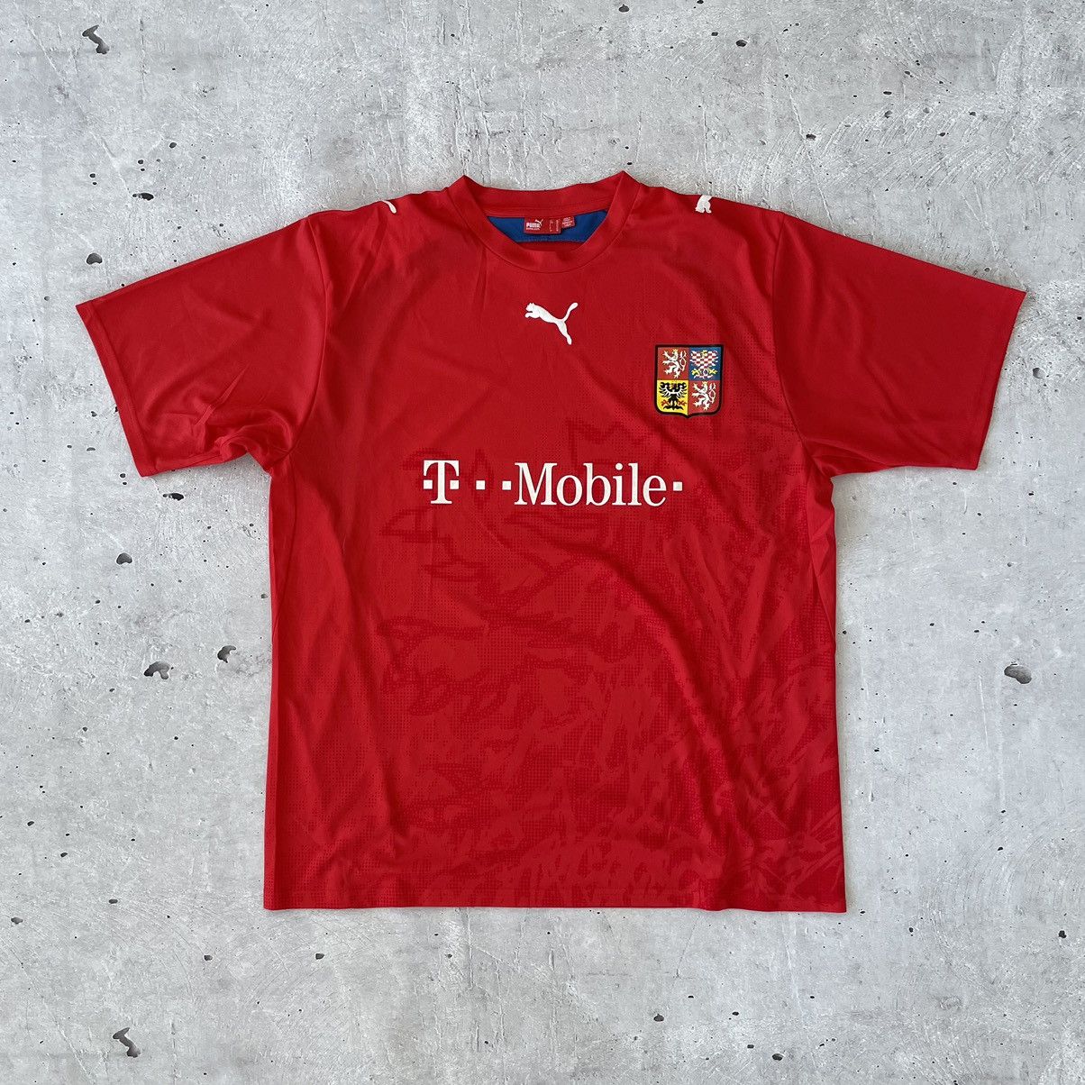 Puma 2006-08 Czech Republic Basic Home Shirt Size US XL / EU 56 / 4 - 1 Thumbnail