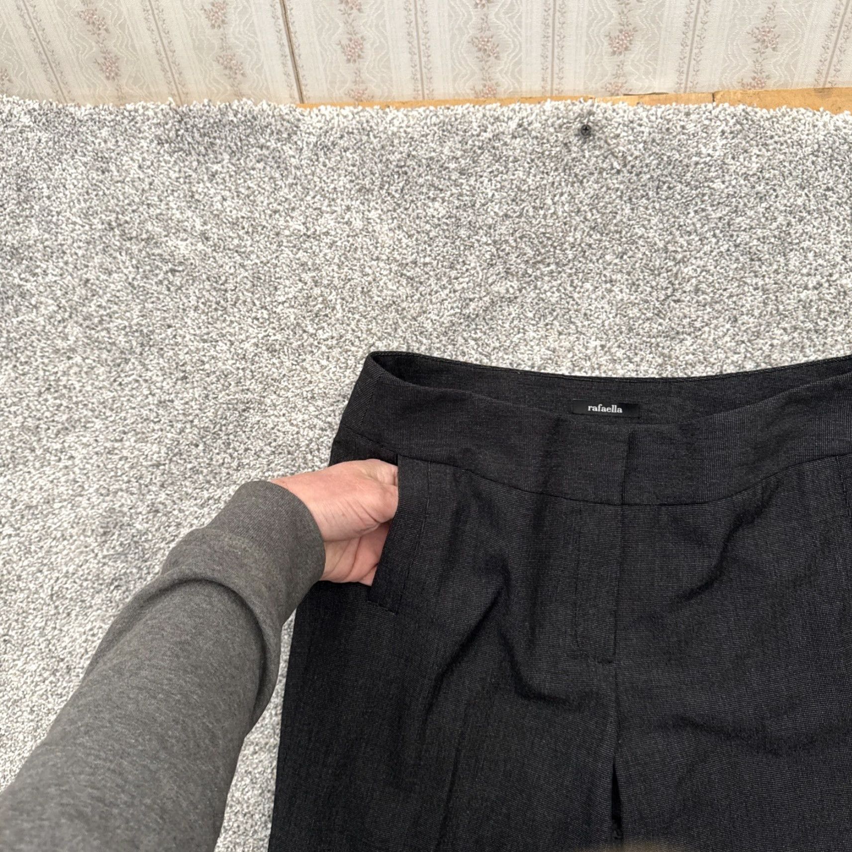 Vintage Rafaella Pants Women Size 8 Office Minimalist Straight Career Workwear Trousers Dress Pants Gray 62% Polyester, 33% Rayon, 5% Spandex Women Size 30" / US 8 / IT 44 - 6 Thumbnail