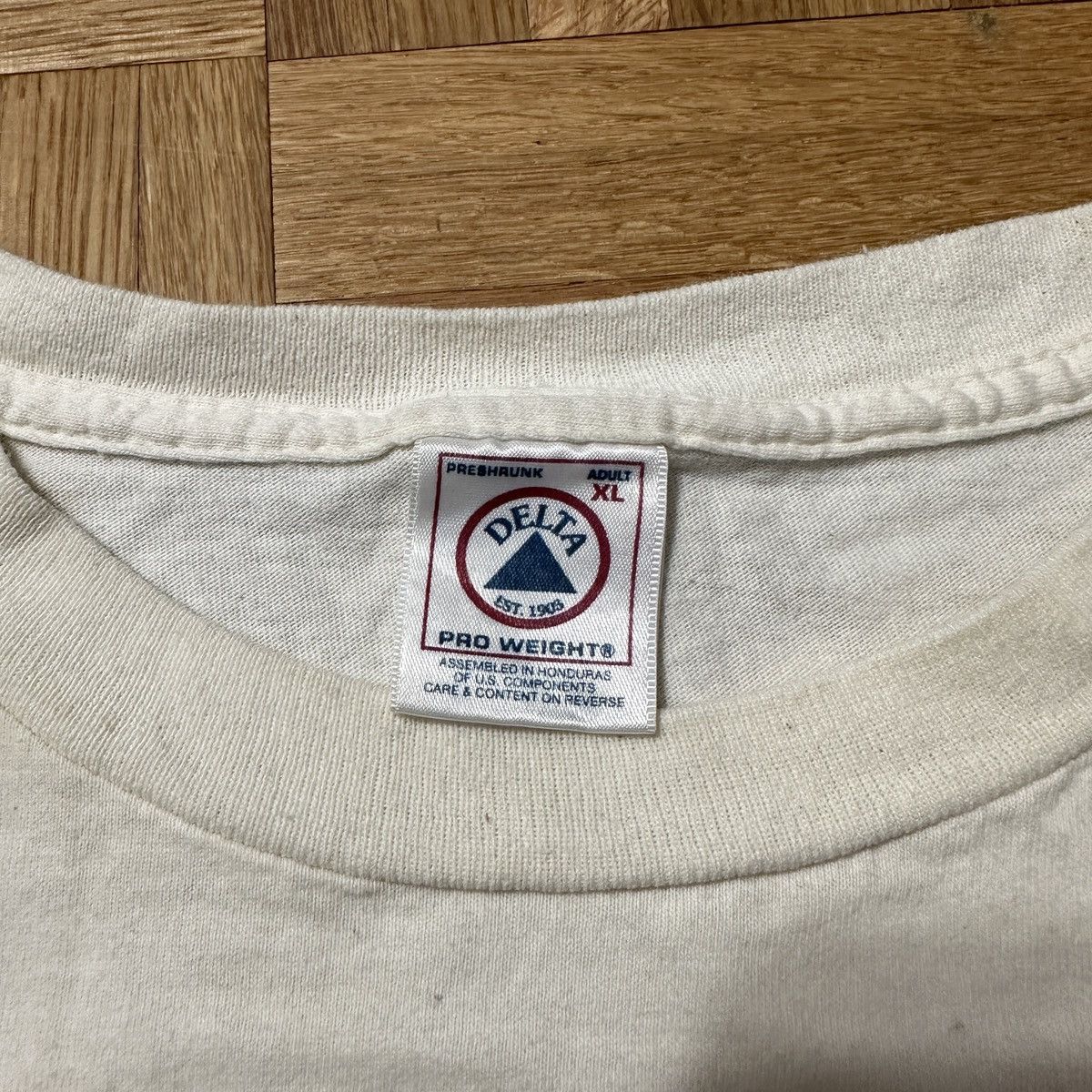 Delta Vintage E&J Cask & Cream Liqueur tee Size US XL / EU 56 / 4 - 5 Thumbnail