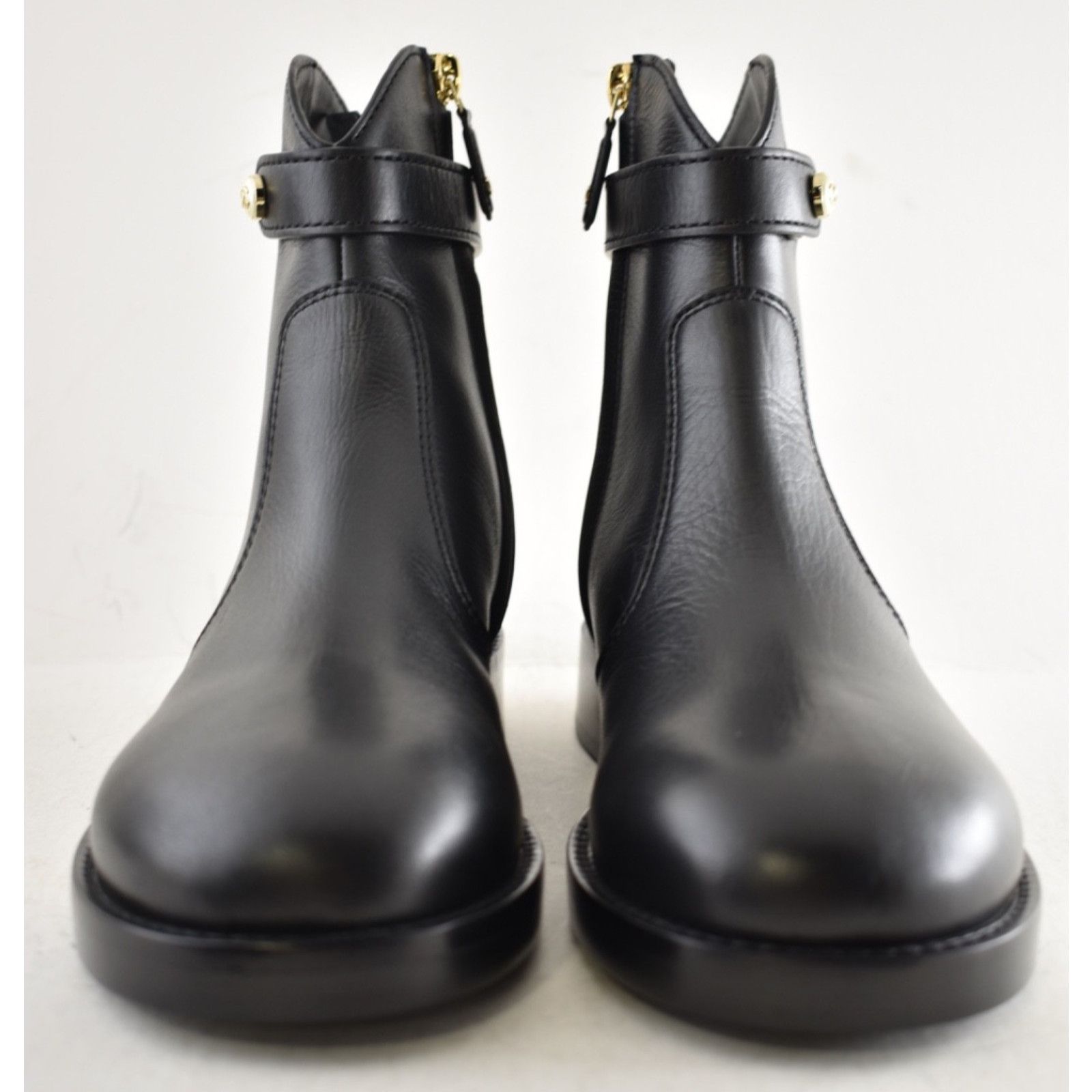 Chanel Chanel 24K Black Calfskin Pearl CC Western Ankle Boots 37 Size US 6 / IT 36 - 7 Thumbnail