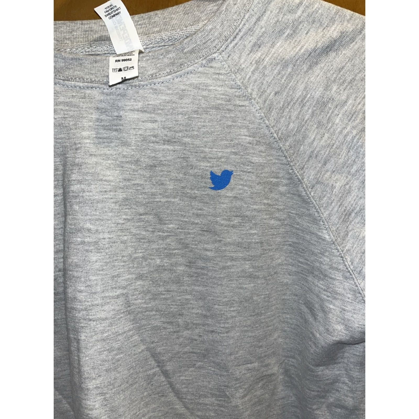 Vintage Independent Trading Company womens medium Gray sweatshirt with Twitter Bird Logo Size M / US 6-8 / IT 42-44 - 2 Thumbnail