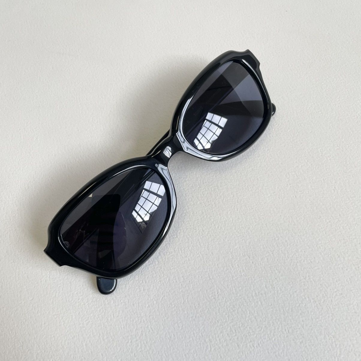 Cutler and Gross Black ‘Oval Shape Lens’ Vintage Sunglasses Size ONE SIZE - 12 Thumbnail