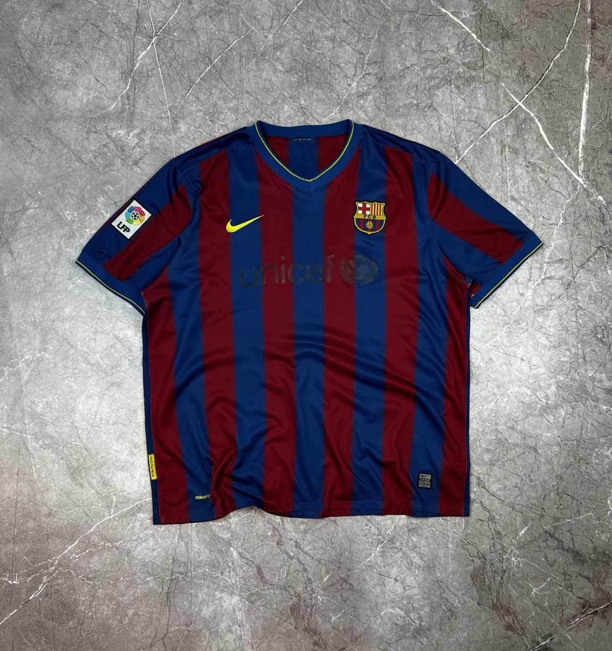 Nike FC BARCELONA 2010/2011 HOME FOOTBALL SOCCER JERSEY NIKE XLL Size US XXL / EU 58 / 5 - 1 Thumbnail