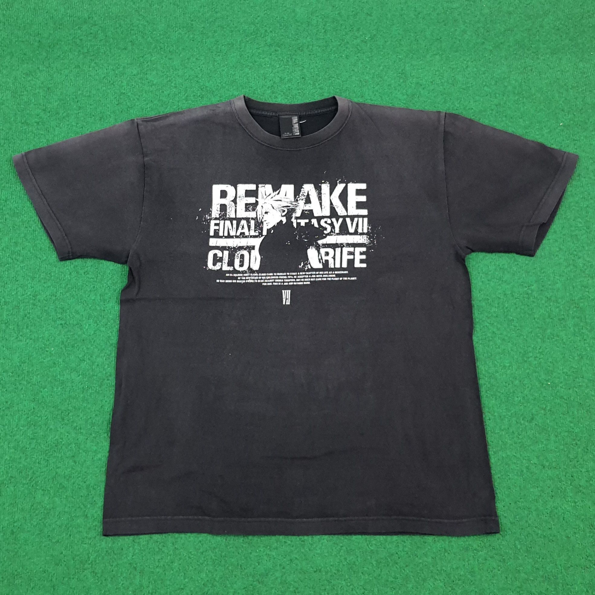 Playstation × The Game × Vintage Vintage Cloud Strife Final Fantasy VII Remake Game Tshirt Size US XL / EU 56 / 4 - 1 Thumbnail