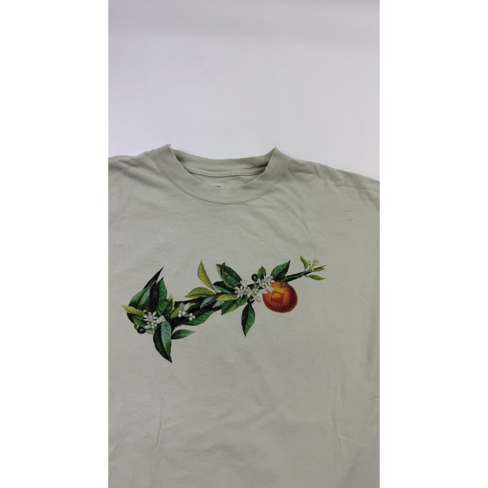 Nike Nike Shirt Mens Medium Light Green The Nike Tee Loose Fit Botanical Orange Fruit Size US M / EU 48-50 / 2 - 2 Thumbnail
