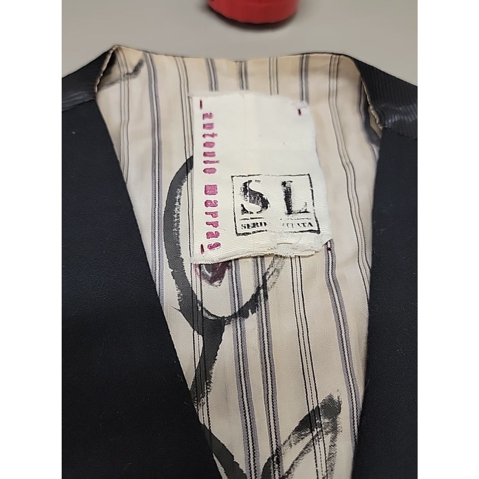 Vintage ANTONIO MARRAS Vest Mens 42 Black Sun Sequin Art N/A Chest 19.5 Length 21.5 Jun 2014 Vintage-style Size US XS / EU 42 / 0 - 8 Thumbnail
