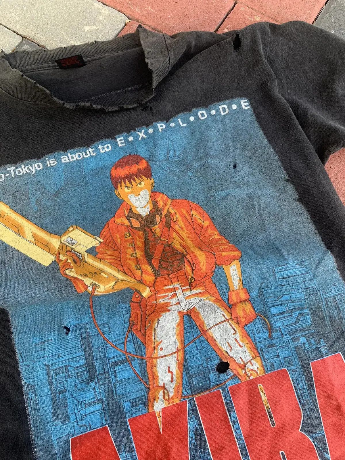 Anime 🔥 80s Distressed AKIRA POSTER TEE — MANGA CLASSIC Size US M / EU 48-50 / 2 - 2 Thumbnail