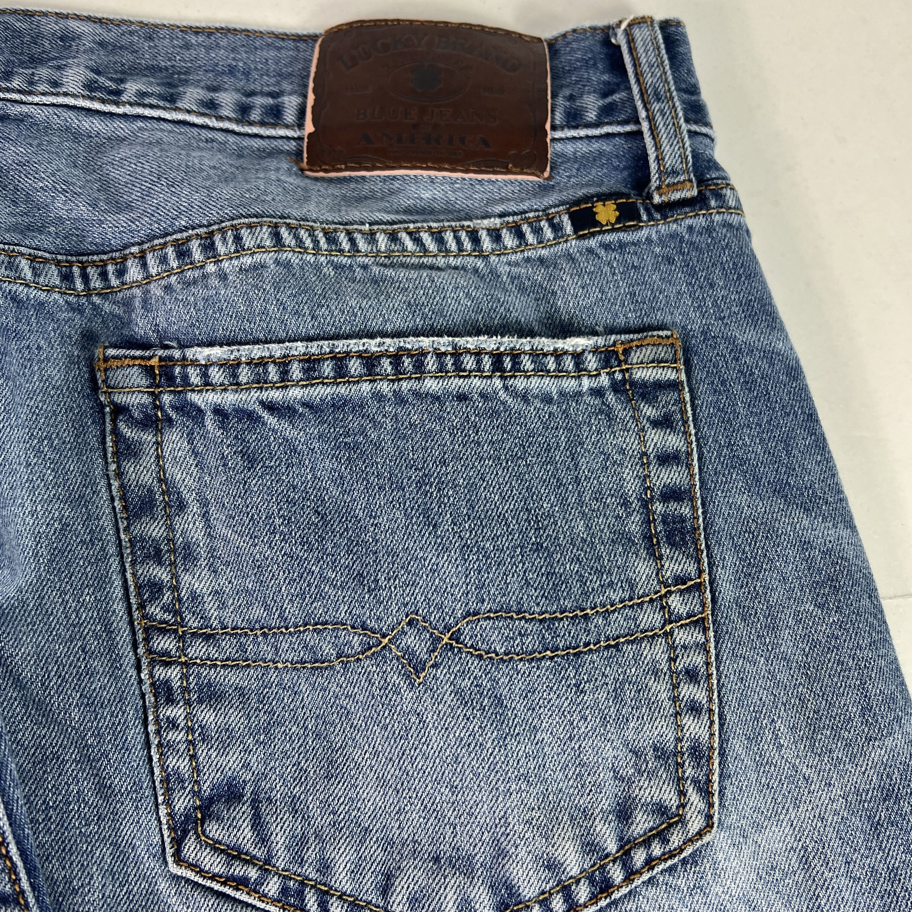 Lucky Brand Lucky Brand Jean 121 Heritage Slim Straight Blue Faded Denim Size US 34 / EU 50 - 14 Thumbnail