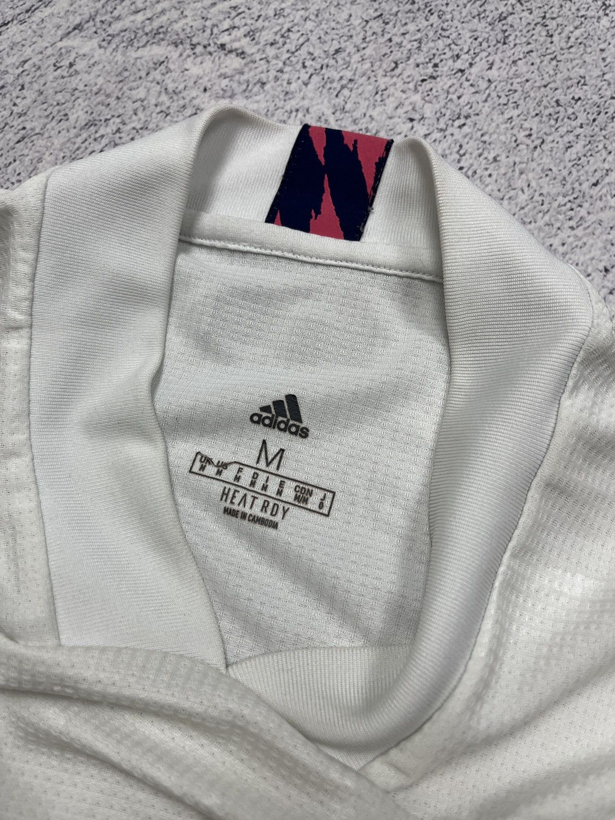 Adidas Real Madrid Adidas 2020/21 Season Player Soccer Jersey Pink Size US M / EU 48-50 / 2 - 13 Thumbnail