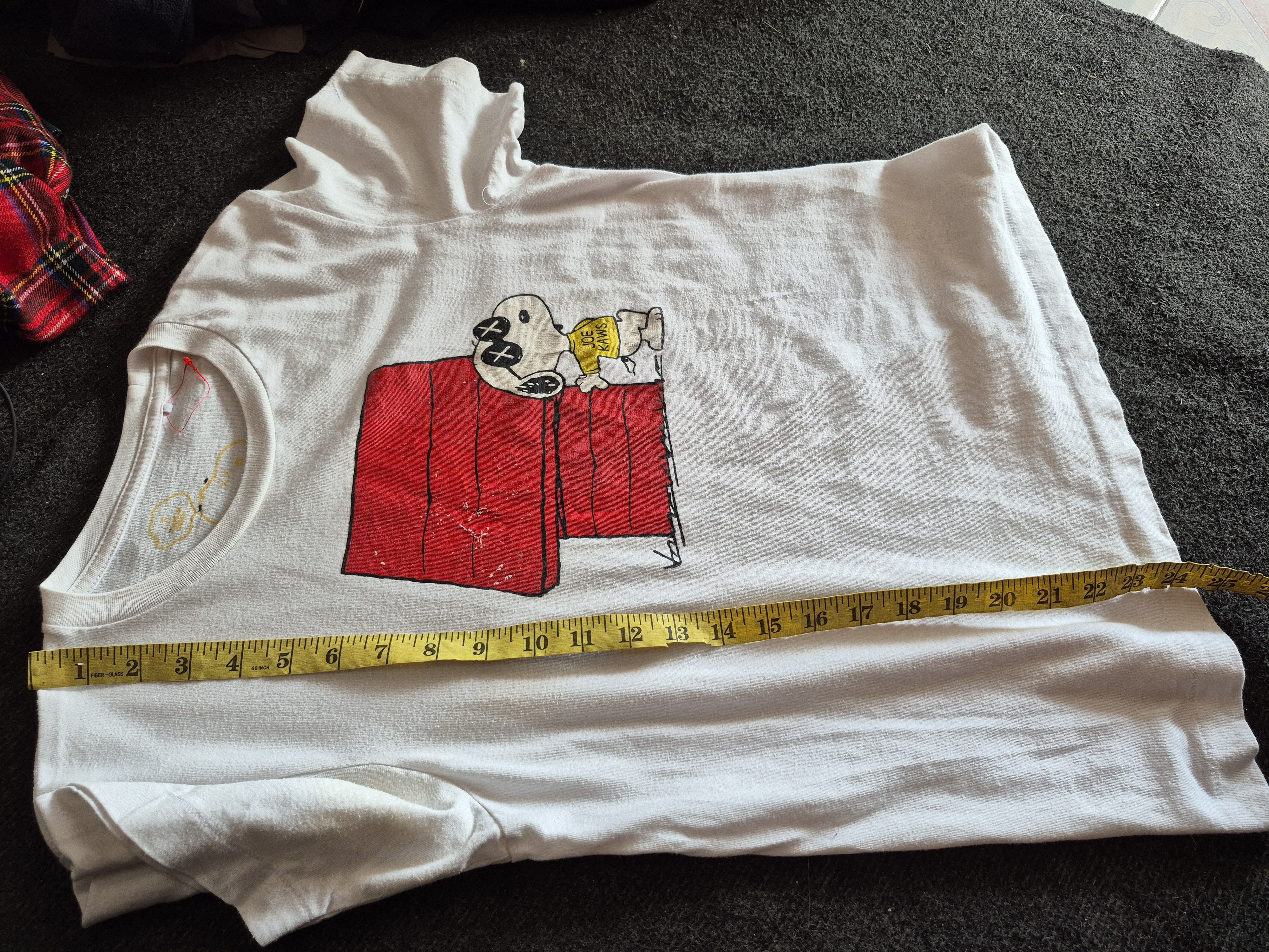 Kaws × Peanuts × Uniqlo 🔥 Uniqlo Kaws Peanuts Snoopy Cartoon Tee Size US S / EU 44-46 / 1 - 9 Thumbnail
