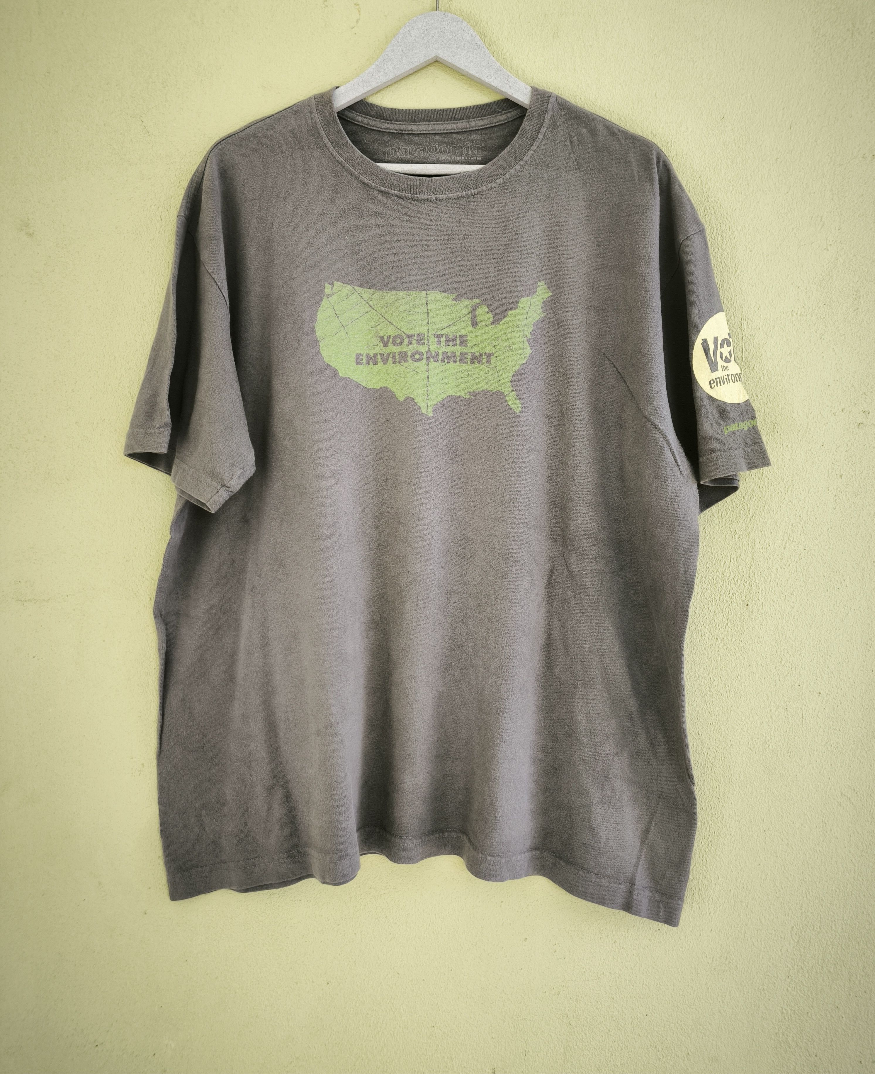 Patagonia PATAGONIA "Vote The Environment" organic cotton tee Size US L / EU 52-54 / 3 - 1 Thumbnail