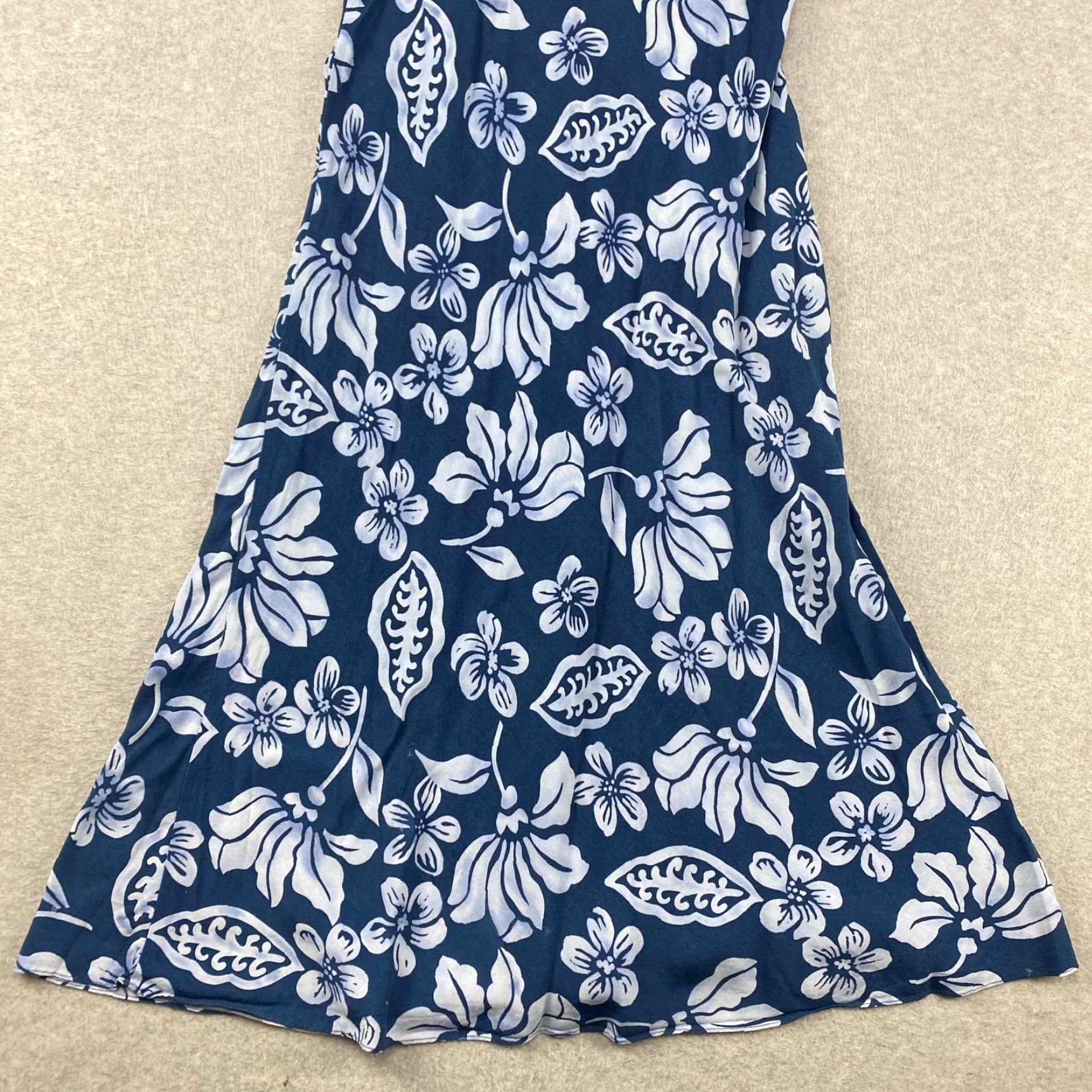 Hilo Hattie VINTAGE Hilo Hattie Hawaiian Dress Womens M Blue Strap Midi Floral Rayon Dress Size M / US 6-8 / IT 42-44 - 3 Thumbnail