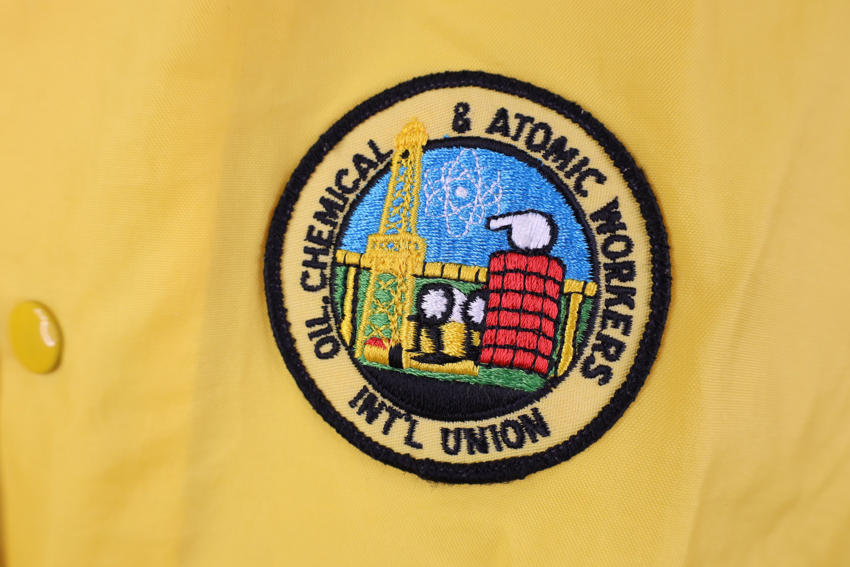 Vintage Vintage 70s Oil Chemical Atomic International Bomber Jacket Size US XL / EU 56 / 4 - 4 Thumbnail