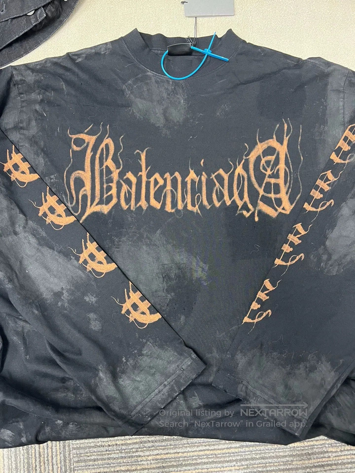 Balenciaga Balenciaga Sanskrit Logo Long Sleeve. Size US M / EU 48-50 / 2 - 3 Thumbnail