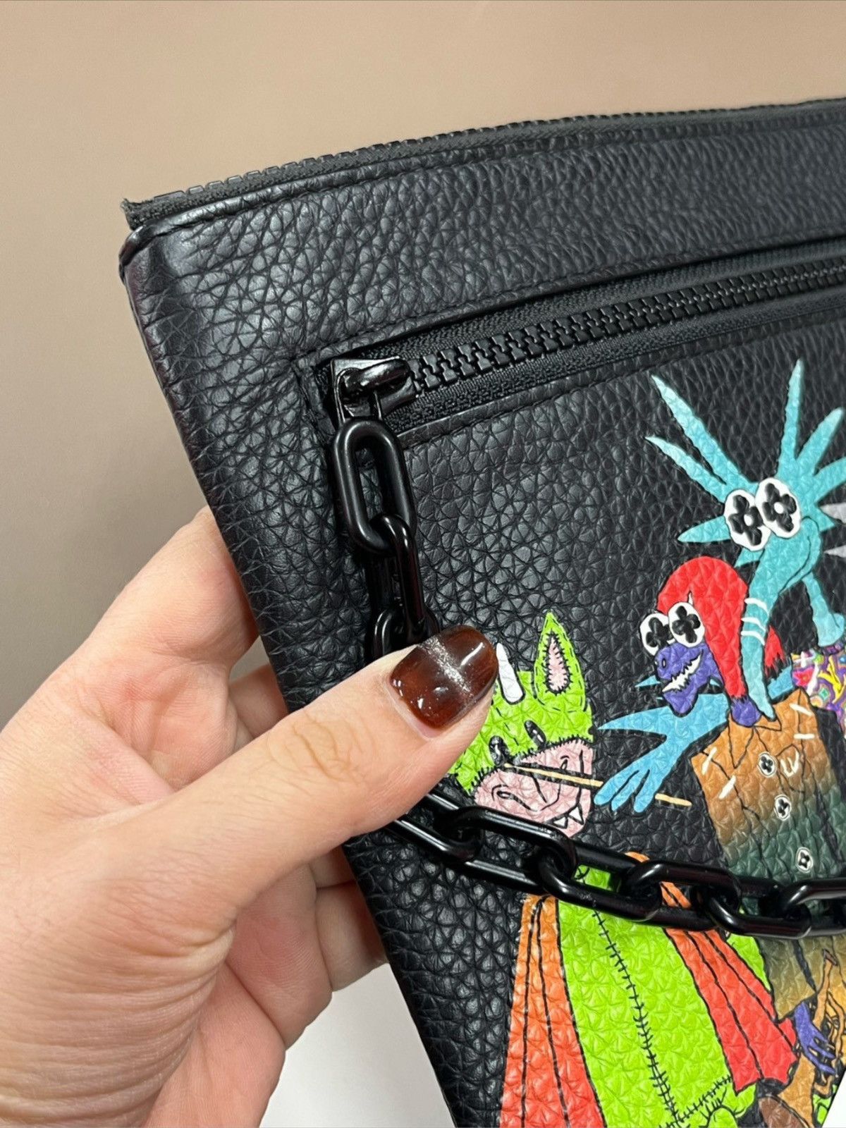 Louis Vuitton LOUIS VUITTON 'Zoom With Friends' A4 Pouch Bag Size ONE SIZE - 9 Thumbnail