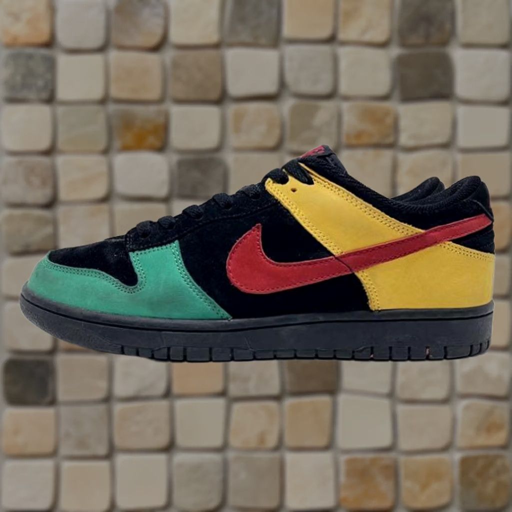 Nike Nike Dunk Low CL Journeys Rasta 304714-063 DS VINTAGE US9 27.0 used Size US 9 / EU 42 - 1 Thumbnail