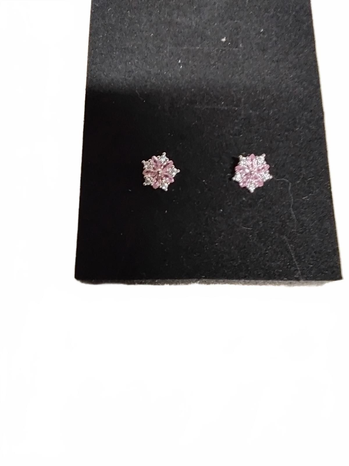 The Unbranded Brand Sparkling Pink Floral Stud Earrings - Grab Yours Now! Size ONE SIZE - 4 Thumbnail
