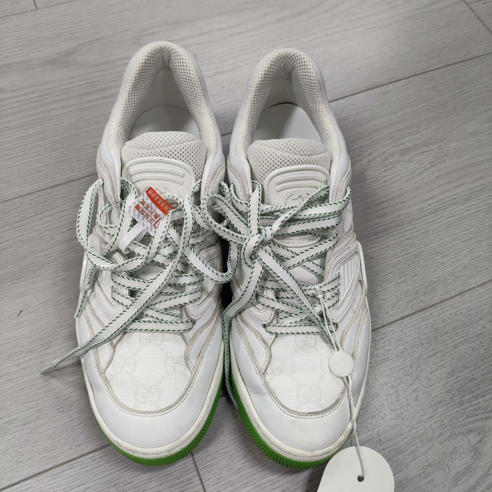 Gucci Gucci White Lowtop Sneakers 37 Women Size US 6.5 / IT 36.5 - 1 Thumbnail