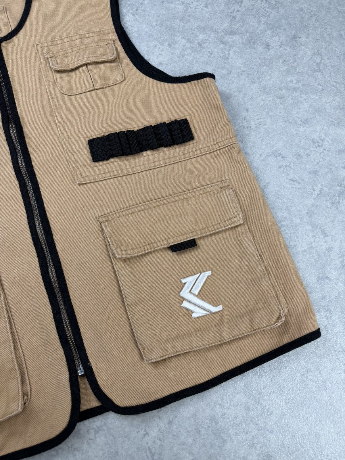 Karl Kani Karl Kani Utility Tactical Vest Multi Pocket Zip Up Size M Size US M / EU 48-50 / 2 - 2 Thumbnail
