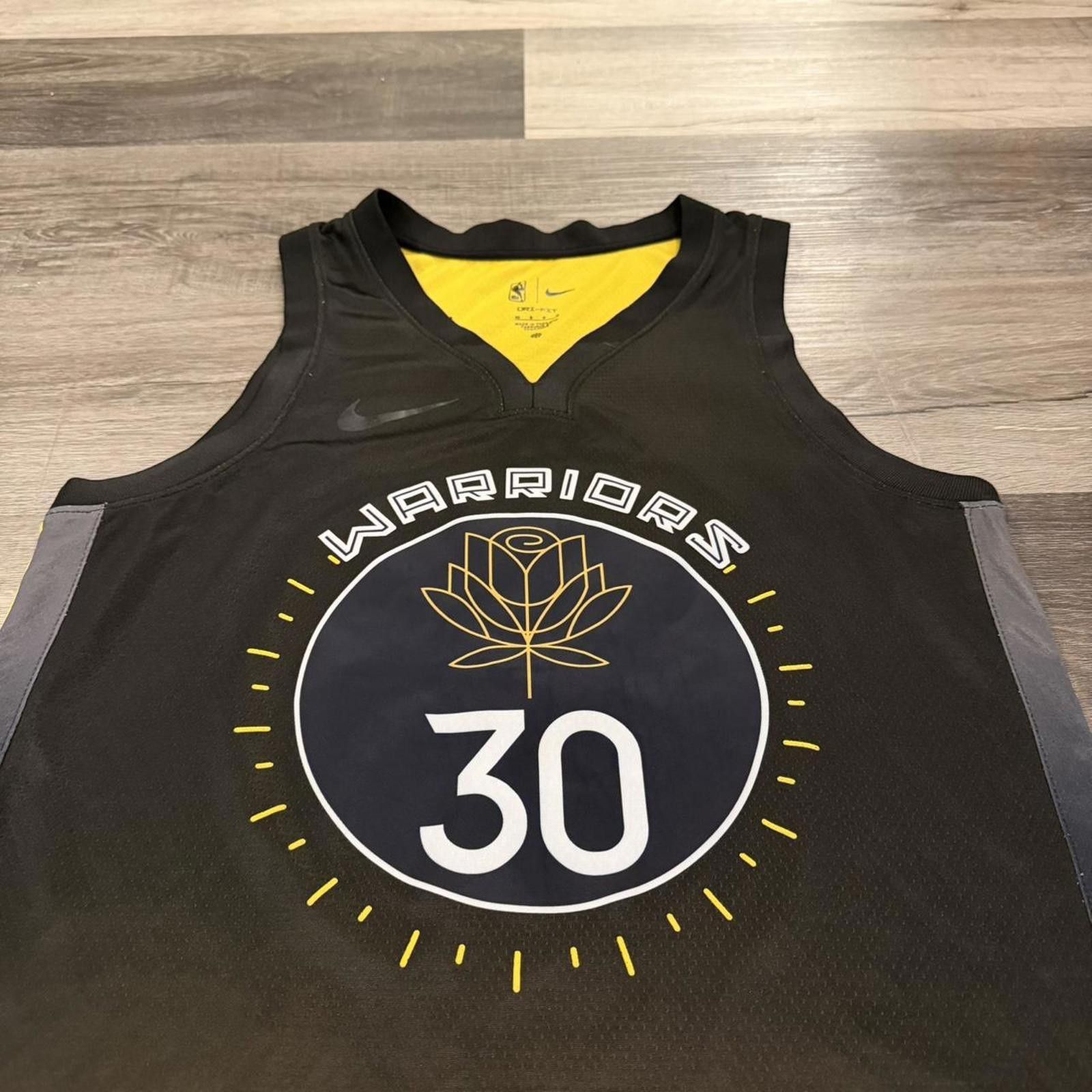 Nike golden state warriors city edition Steph curry Nike jersey Size US S / EU 44-46 / 1 - 2 Thumbnail
