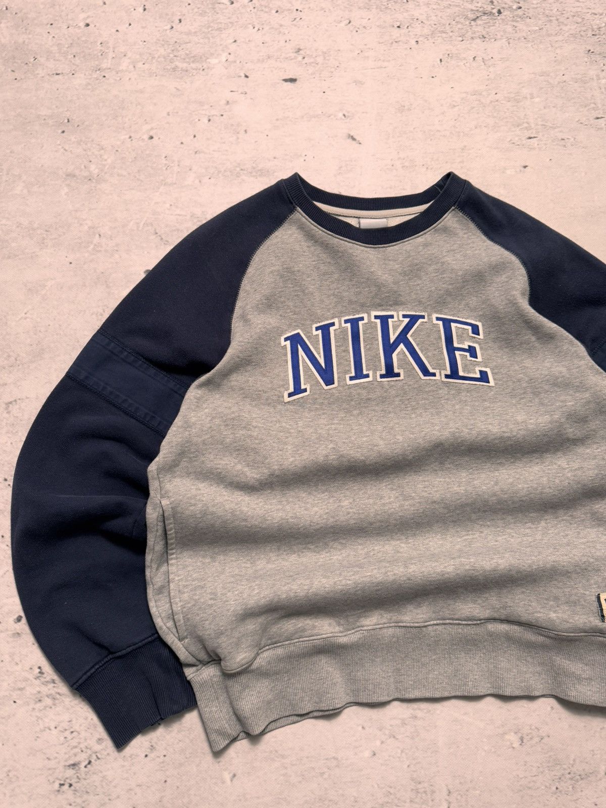 Nike × Vintage NIKE VINTAGE CENTER LOGO OVERSIZE BOXY SWEATSHIRT Size US M / EU 48-50 / 2 - 2 Thumbnail
