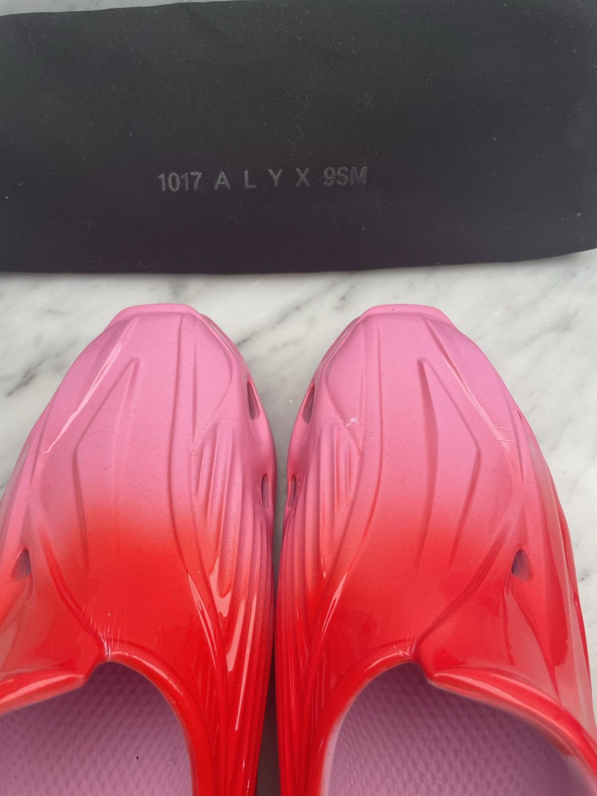 1017 ALYX 9SM Alyx slip ones mono rubber one piece red / pink slippers Size US 6.5 / EU 39-40 - 7 Thumbnail