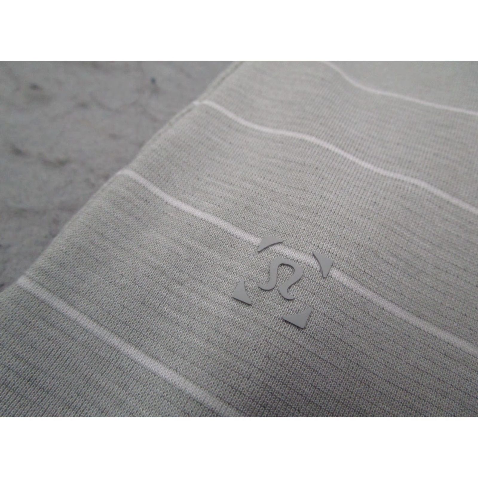 Lululemon Lululemon Shirt Mens Medium Gray Striped Performance Polo Golf Work Train Mens Size US M / EU 48-50 / 2 - 4 Thumbnail