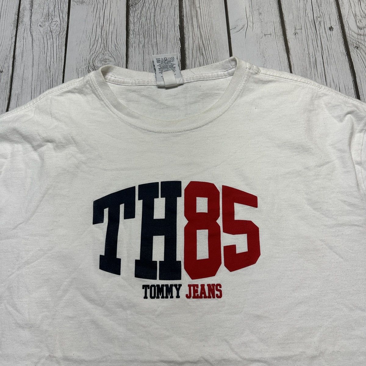 Tommy Hilfiger × Vintage Vintage Tommy Hilfiger tee Size US XL / EU 56 / 4 - 3 Thumbnail