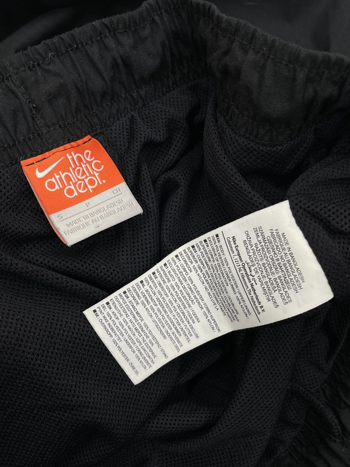 Nike Vintage Nike Nylon Sweatpants Black Drill Y2K TECH ACG Size US 30 / EU 46 - 8 Thumbnail